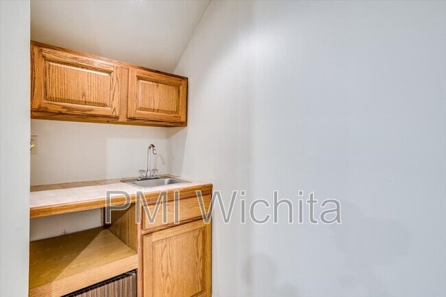 Building Photo - 3607 N Athenian St