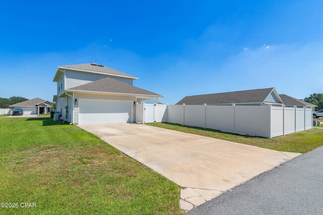 Building Photo - 56 Silverthorn St