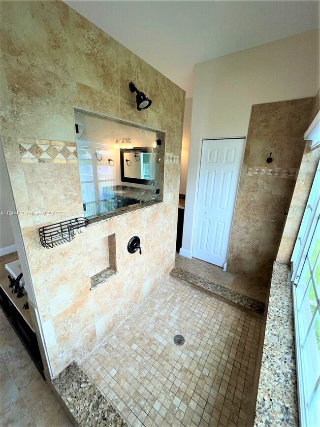 Building Photo - 1127 Laguna Springs Dr