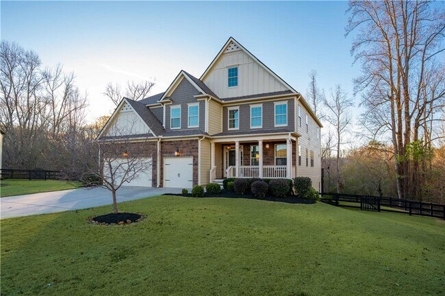 Building Photo - 5875 Chestnut Dr