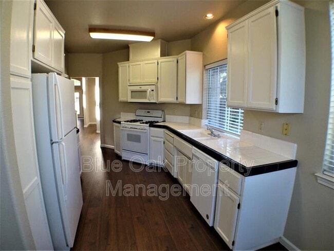 Building Photo - 242 Mission Serra Terrace