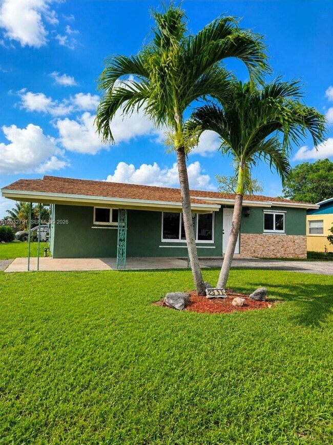 Building Photo - 2350 NW 12th Ct