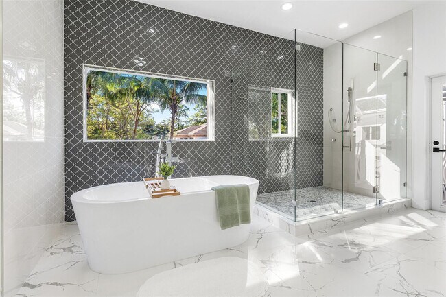 Building Photo - 7132 NW 62nd Terrace