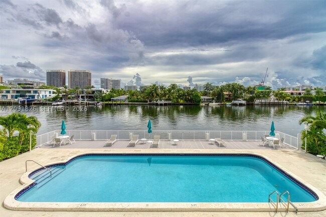 Building Photo - 9381 E Bay Harbor Dr