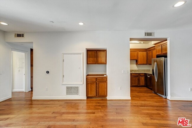 Building Photo - 1410 N Curson Ave