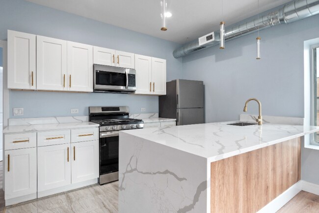 Building Photo - 9865 W Roosevelt Rd