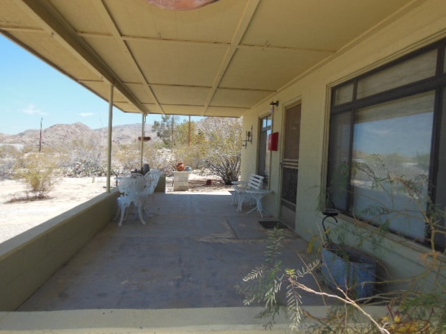 Building Photo - Mid Century Cutie on 2.5 Acres