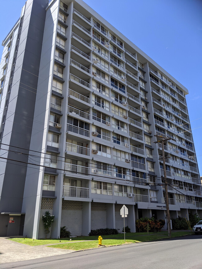 Building Photo - 1621 Dole St