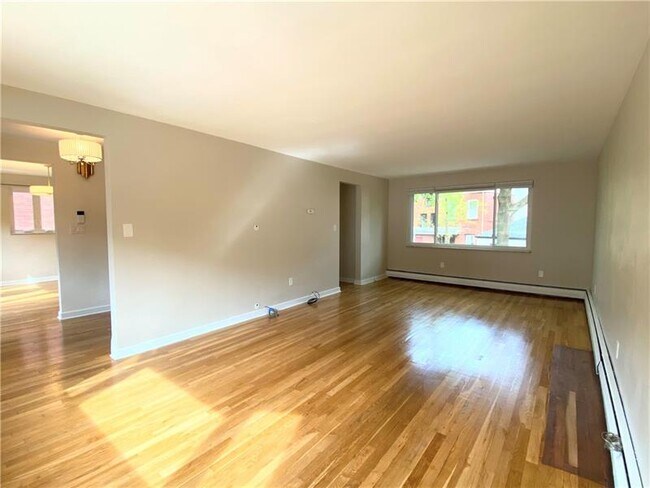 Building Photo - 307 Roup Ave