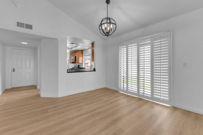 Building Photo - 72384 Ridgecrest Ln