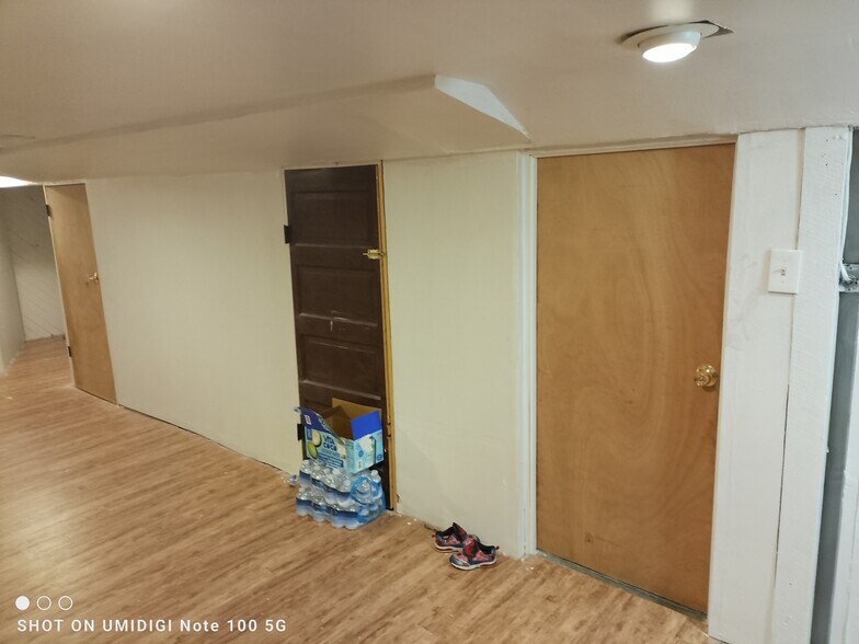 Building Photo - 11 47th St