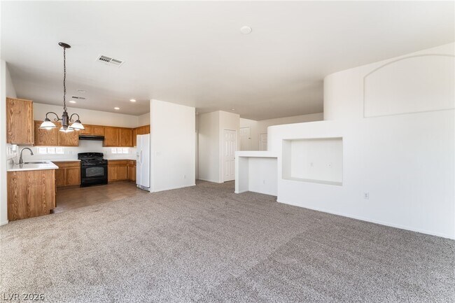 Building Photo - 6758 Lincoln Wood St