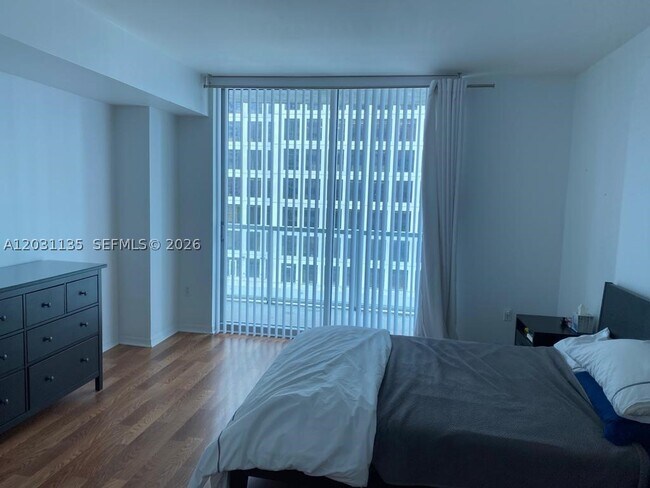 Building Photo - 500 Brickell Ave