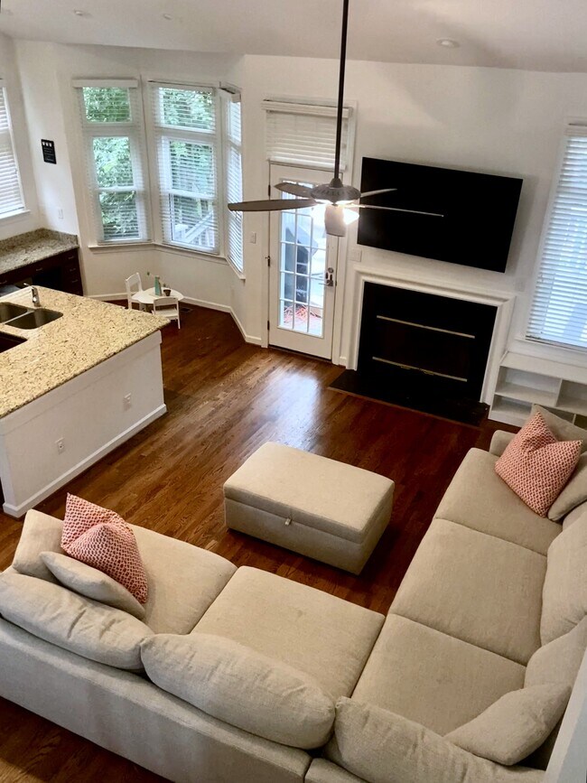 Building Photo - 10116 Goodview Ct