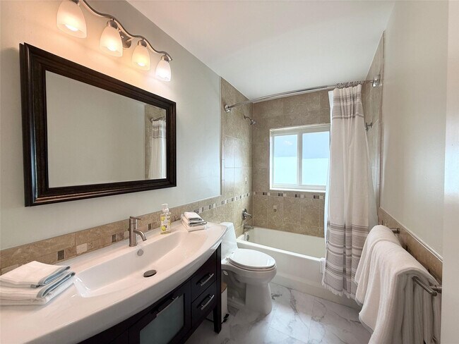 Building Photo - 1820 Bel Air Ave