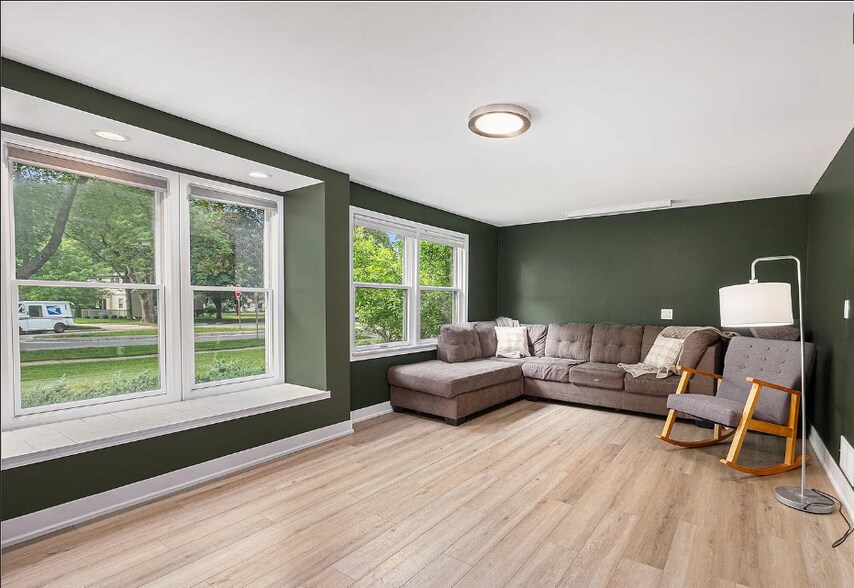 Building Photo - 2125 Englewood Dr SE