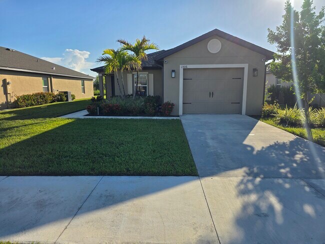 Building Photo - 1506 Merriment Way