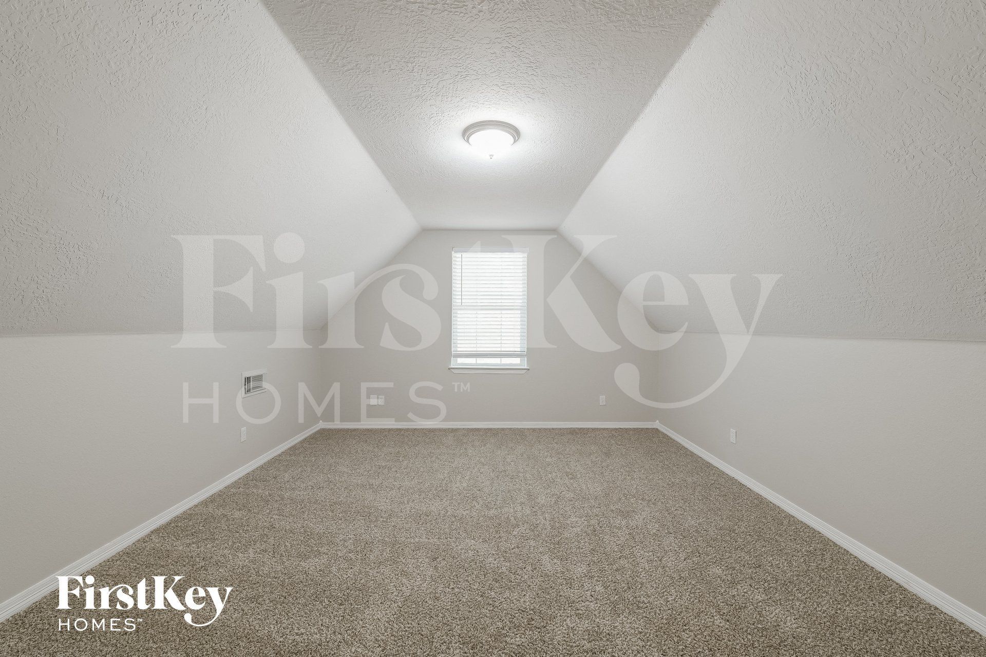 Building Photo - 295 Cypress Dr