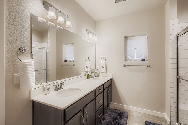 Building Photo - 808 Schlagel St