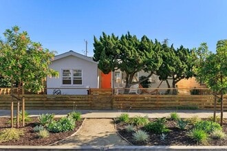 Building Photo - 721 3rd St