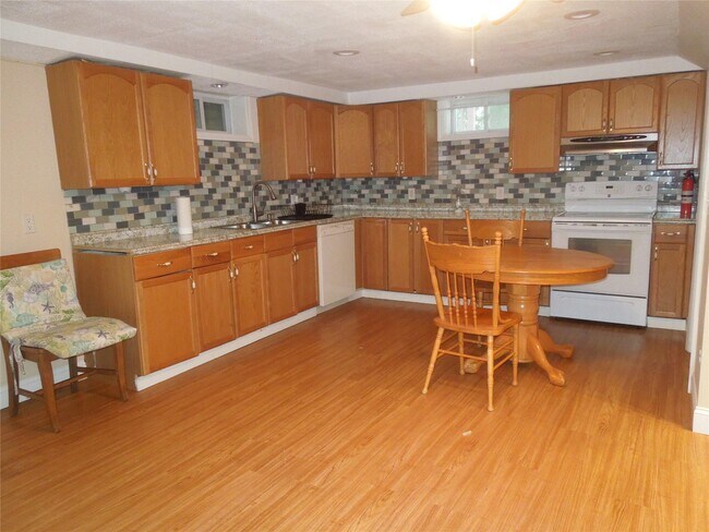 Building Photo - 455 Ridge Rd
