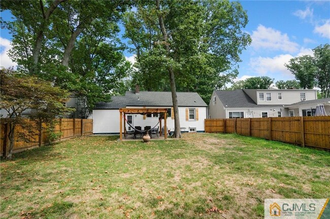 Building Photo - 230 Highland Dr