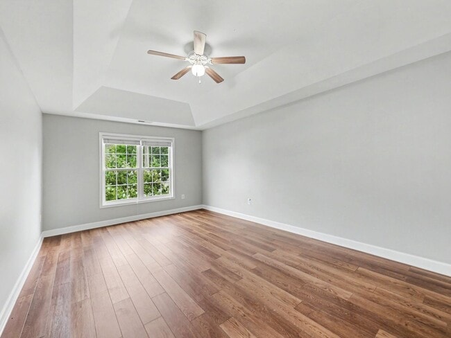 Building Photo - 242 5th St