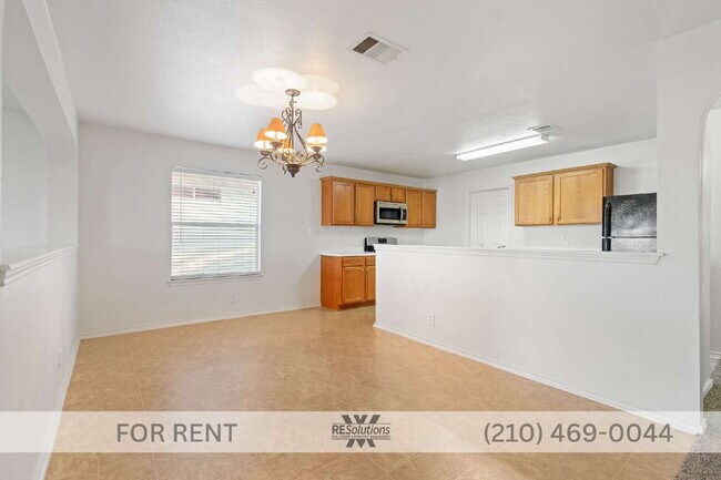 Building Photo - "Charming 3-Bedroom Home with 2 Full Baths and 1,754 Sq Ft of Comfort in Converse, TX!"