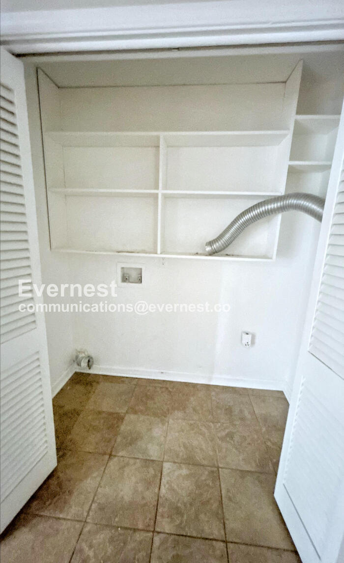 Building Photo - 1133 Wonder Ln