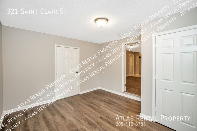 Building Photo - 321 St Clair St