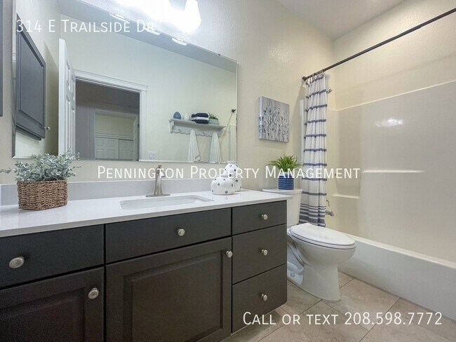 Building Photo - 314 E Trailside Dr
