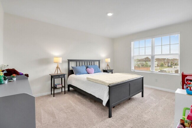 Building Photo - "Spacious 4-Bedroom Retreat with Granite Elegance in San Antonio!"