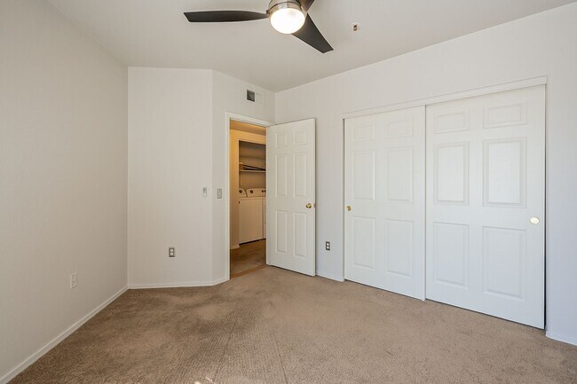 Building Photo - Move In Ready! Two Bedrooms - Tuscany Villas