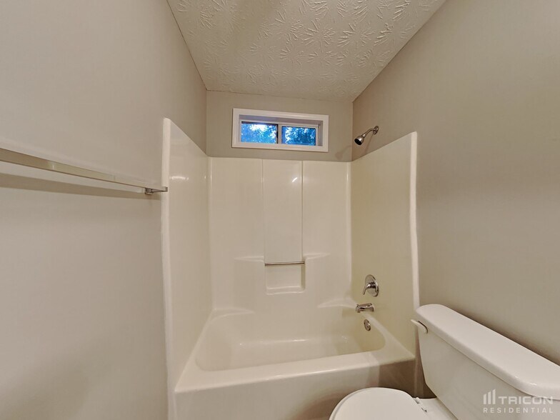 Building Photo - 3734 Windy Hill Dr SE