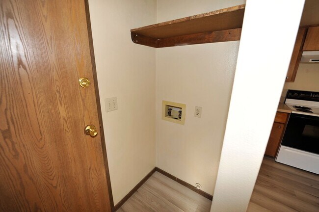 Building Photo - 3 bed 2 bath rancher duplex close to Hayden Lake