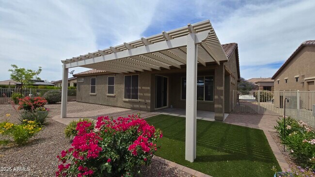 Building Photo - 17951 W Deer Creek Rd