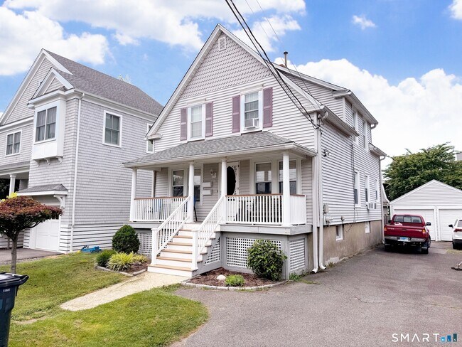 Building Photo - 66 Veres St