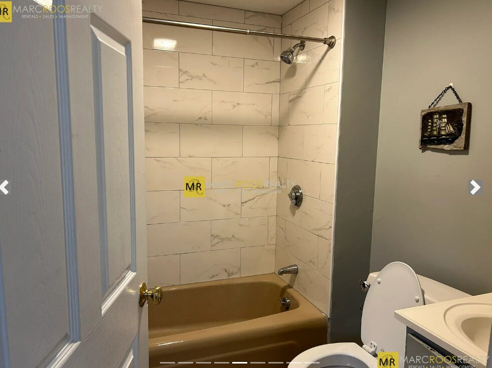 Building Photo - 21 Weston St