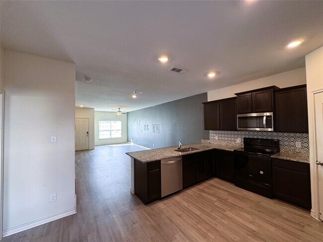 Building Photo - 356 Cres Park Dr