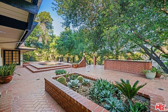 Building Photo - 17449 Sumiya Dr