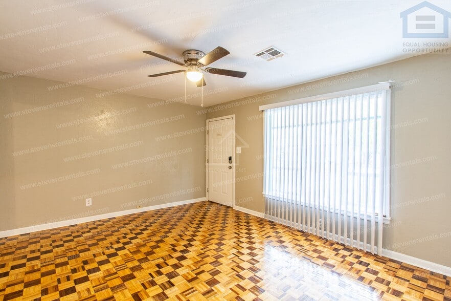 Building Photo - 2206 NW 19th St