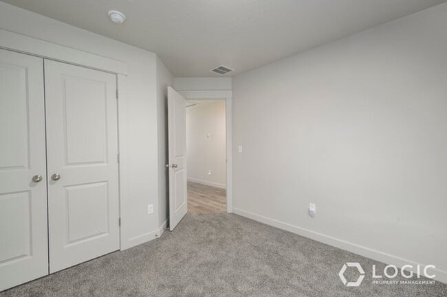 Building Photo - 688 E 500 S