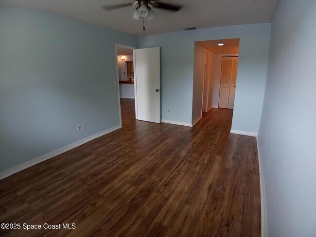 Building Photo - 1800 University Ln