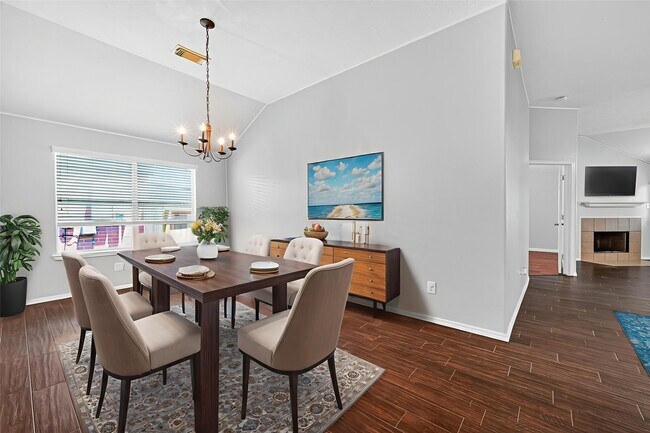Building Photo - 2611 Floral Bloom Way