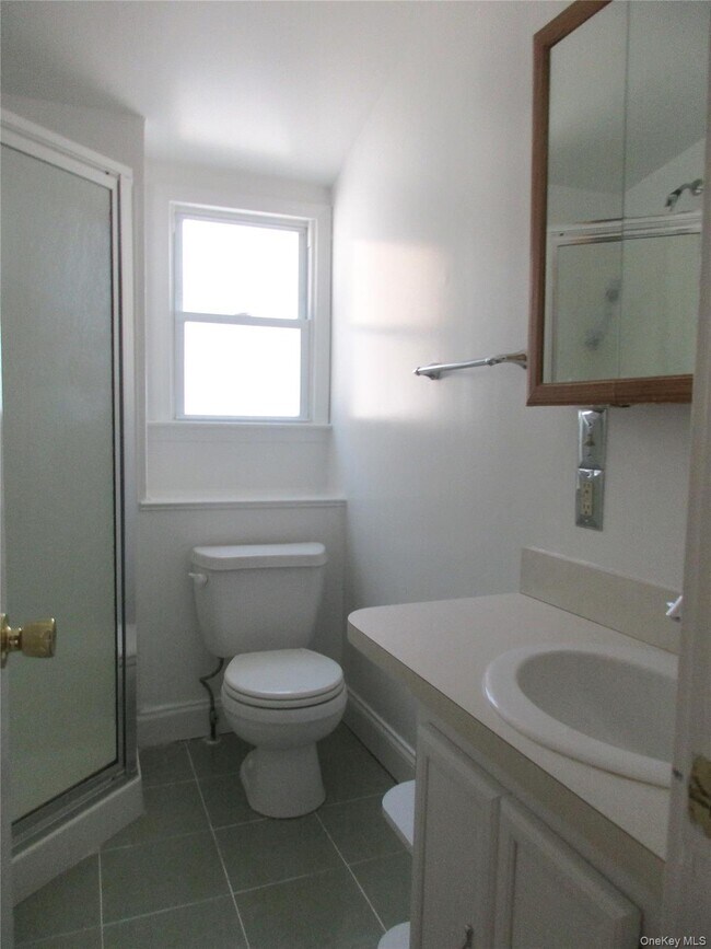 Building Photo - 44 Academy Ave