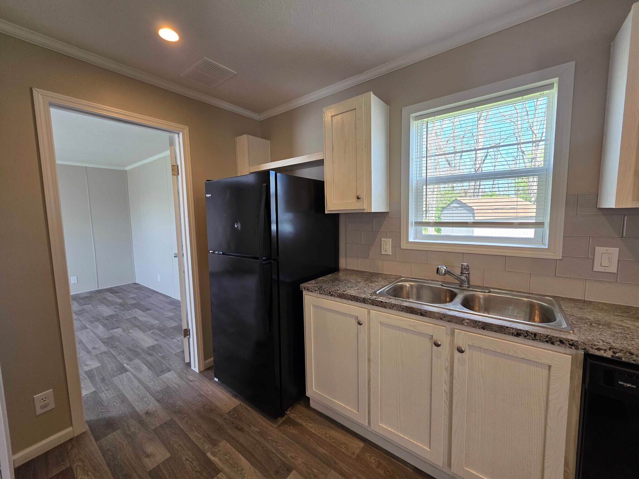 Building Photo - 3684 Willow Ct