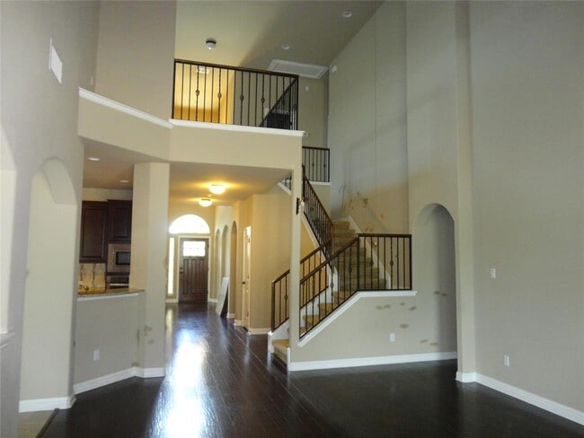 Building Photo - 6400 Antigo Ln