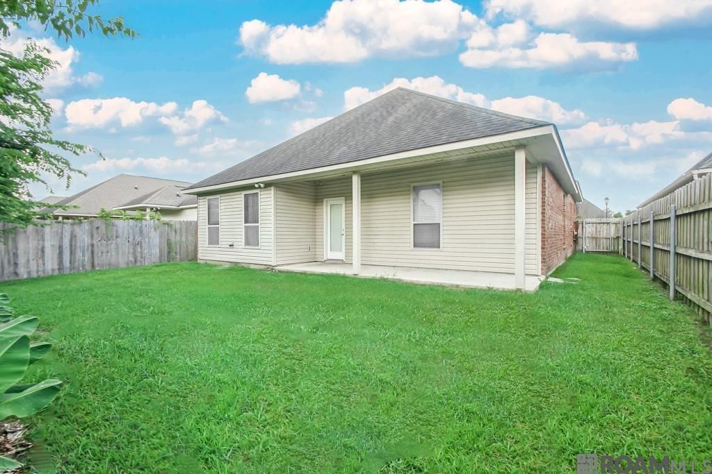 Building Photo - 641 Greenwich Dr