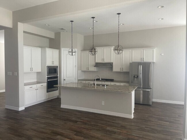 Building Photo - Gorgeous 4-bedroom home!