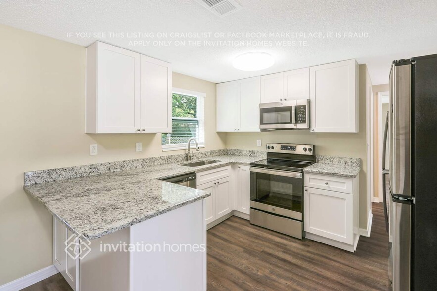 Building Photo - 3803 Cullen St